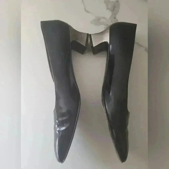 Salvatore Ferragamo black shoes - Picture 1 of 9